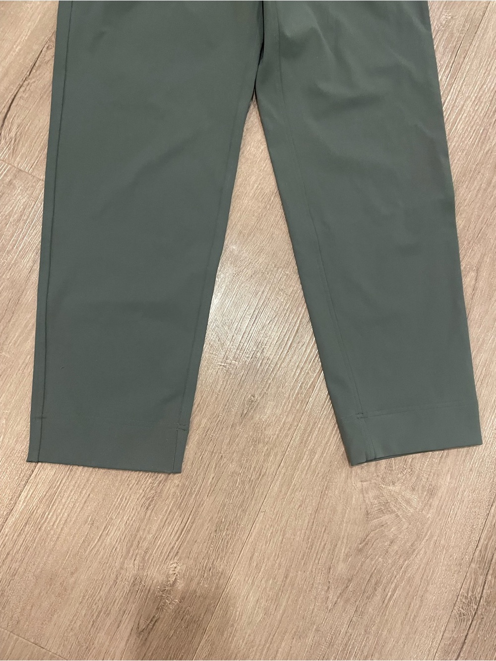NWOT Lululemon Tapered-Leg Mid-Rise 7/8 Pant *Luxtreme in Dark Forest - Picture 8 of 10